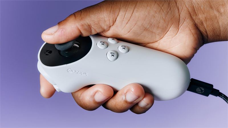한 손으로 게임 즐겨요…MS, 장애인 위한 Xbox 컨트롤러 개발