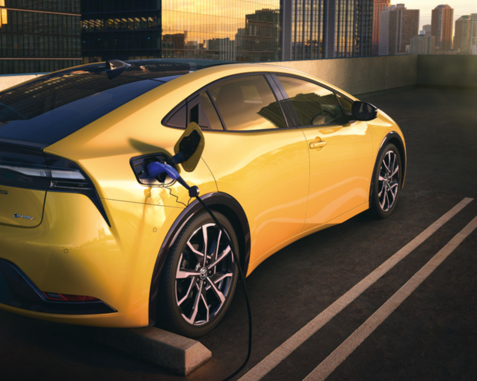 전기차 못지않네?, EV 모드로만 105km 신형 프리우스 PHEV 시판