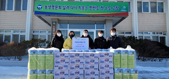 송림건설 고복환대표, 신림면 이웃돕기물품 기부