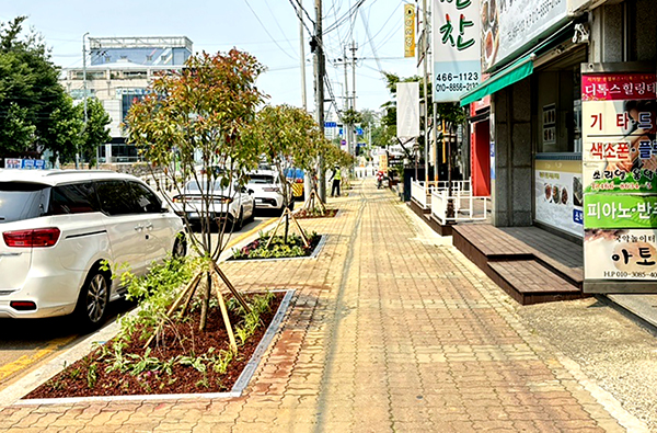 군산 백토로, 사계절이 푸른 녹색정원 대변신