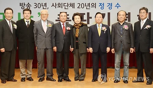 정경수앵커:민주주의는 의회에서 발전도 하고 후퇴도 한다