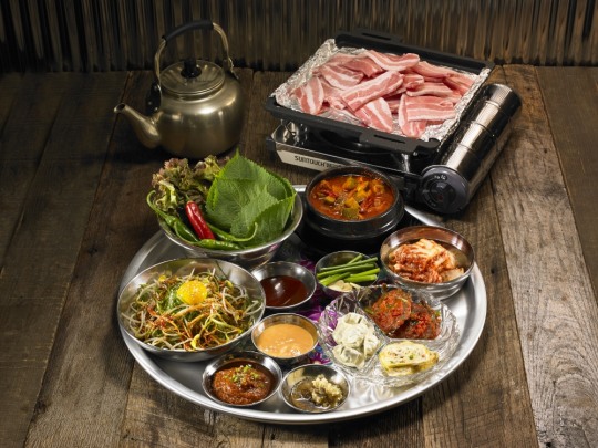 강남 논현동 맛집 “민주식당”, 돌아온 냉동삼겹살