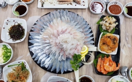 진짜 포항 맛집을 찾는다면 ‘포항 송도활어회센터 110번 10호’