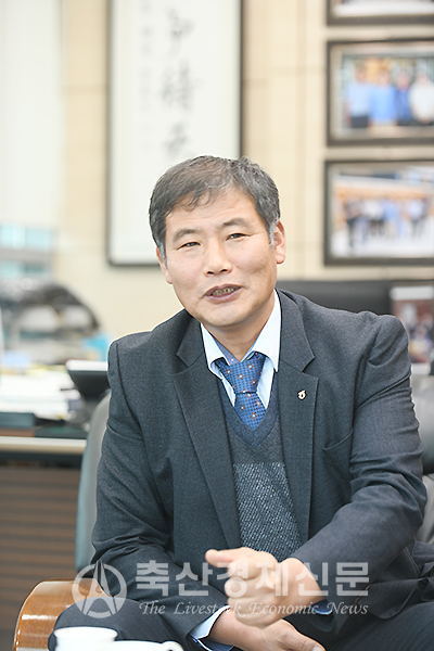 1월 이달의 나눔축산인상 신동훈 원주축협 조합장