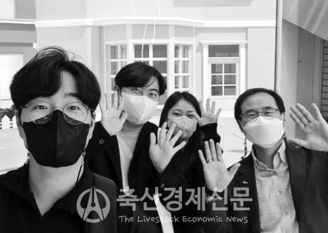팜스코, 리버스 멘토링 운영
