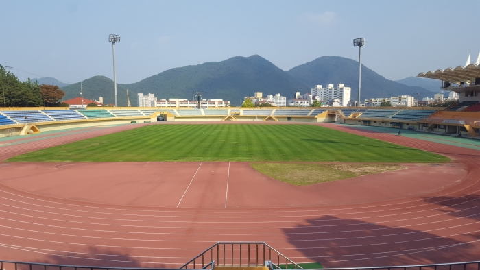거제시 종합운동장, 경남도체 대비 공사로 출입 금지