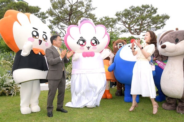 광주광역시, 광주 홍보캐릭터 대전 개최…빛돌이 결혼식에 환호