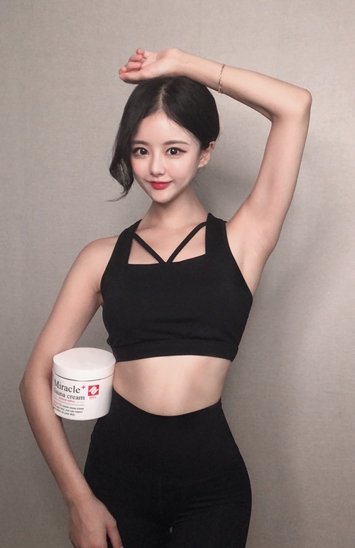 콩알컴퍼니 윤국희, 미라클사우나크림 활용한 쿠키빈 마사지 선봬