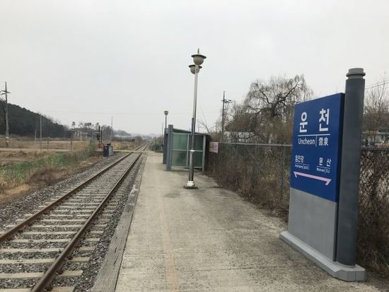 내년부터 파주 운천역에서 서울행 전철을 타자.
