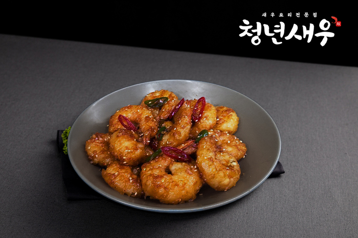 청년새우, 단짠 ‘소이갈릭새우’ 신메뉴 출시