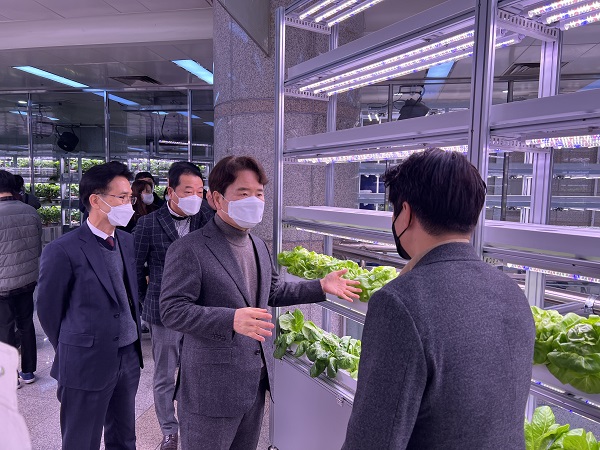 바른팜주식회사, 금남로4가역 미래 농업 스마트팜 조성 준공식 가져