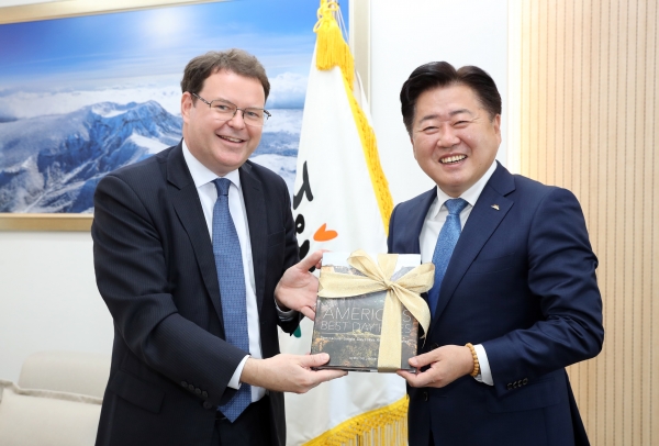 제주도-주 부산 미국영사관, 양 지역 간 관계 발전에 공감대