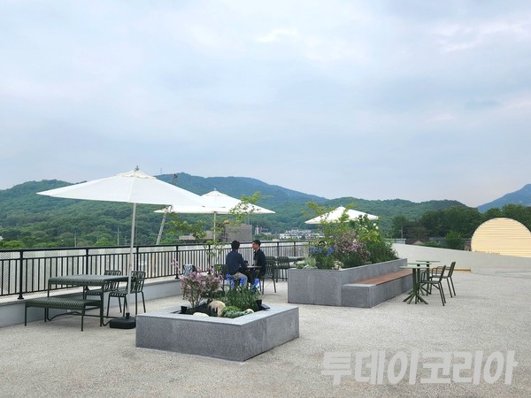 [발자국] 할리스 북한산DI점에서는 월요일도 휴일 처럼