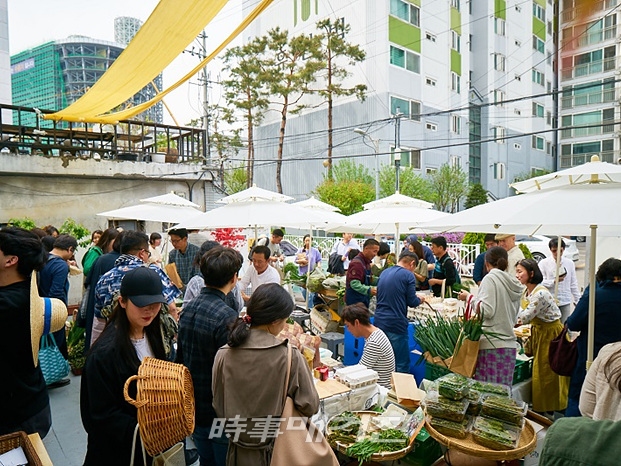 한국농수산식품유통공사, 도심 속 넉넉한 시골인심, 우리동네 직거래장터는 어디?