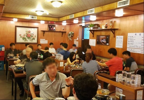 오목집 강남역점 오픈과 동시에 강남역 족발 맛집으로 자리매김하며 회식장소로 주목