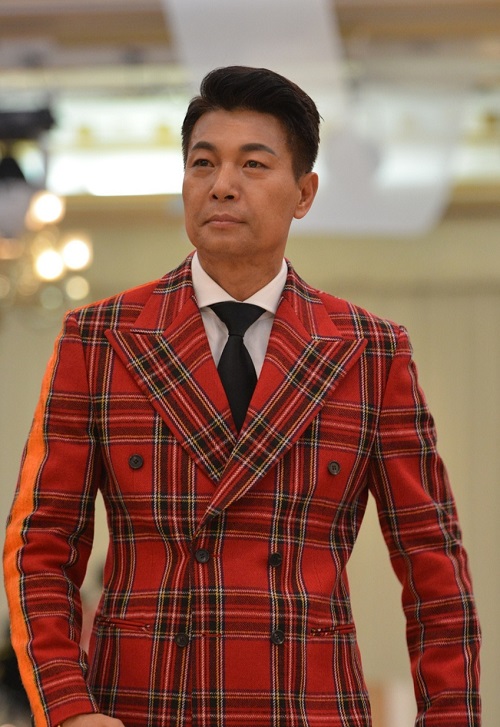 시니어모델 김재우 중후한 매력과 무게감, 김재우의 반전매력 화제