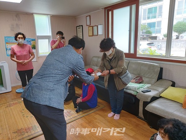 우리연합의원, 여수시 중앙동 경로당에 따뜻한 후원
