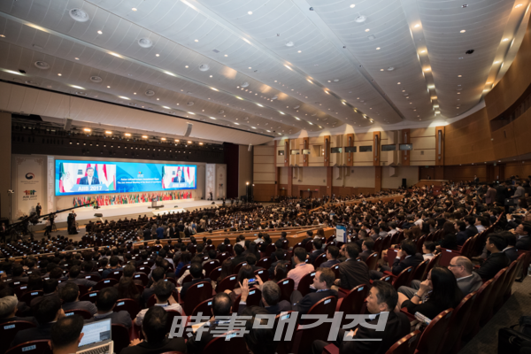 위드 코로나에 대한 기대감으로  제주 MICE산업 부활 전망