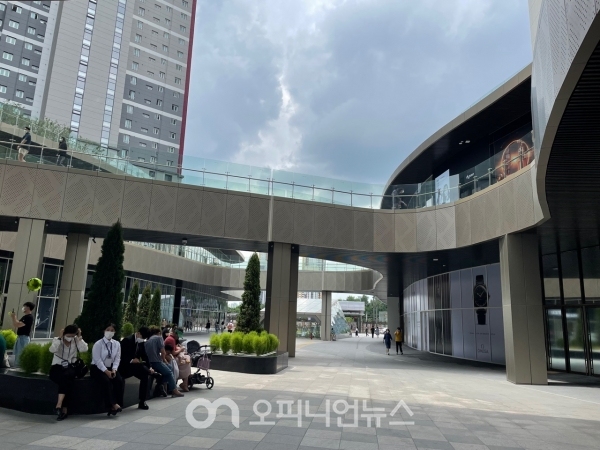 신규출점 롯데百 동탄점, 확진자 늘어…인근 주민들 불안