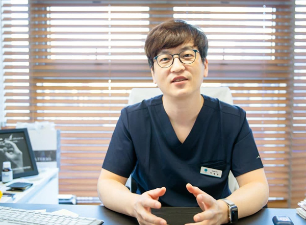 비만 치료 ‘장인’ 닥터에버스의원 이영우 대표원장코로나19 팬더믹 장기화 속 비만 관리법에 답하다