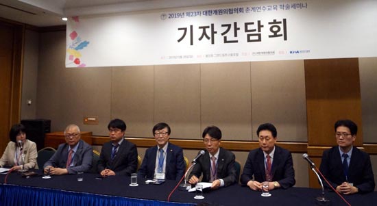   대한소아청소년과의사회 임현택 회장“소아청소년과 폐과 추진하겠다”  