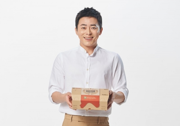 자담치킨, 새 광고 모델에 배우 조정석 발탁