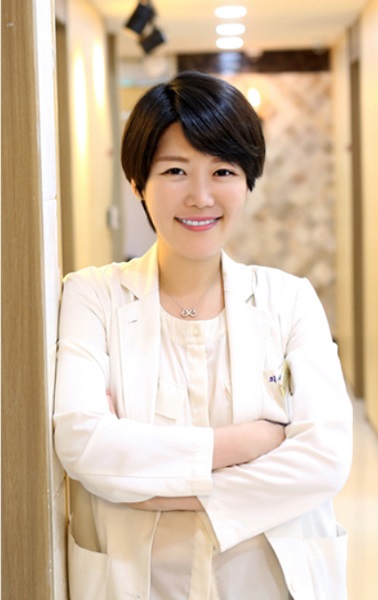 여름 휴가철을 대비한 체형관리시술, 색소 관리 레이저 등이 적합