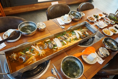 제주공항 근처 맛집, 어머니와 고등어 돌문어전복철판 통갈치조림 푸짐한 비주얼 선보여