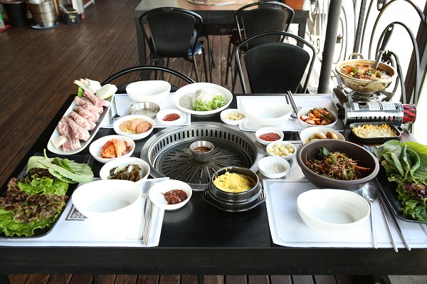 제주 중문 관광단지 여행하면서 맛볼 수 있는 제주 중문 흑돼지 맛집 “제주도 하영흑돼지”