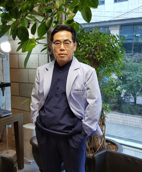 2018 한국전문기자협회, 전문인대상 보건부문 나헌식 한의원의 나헌식 원장 수상