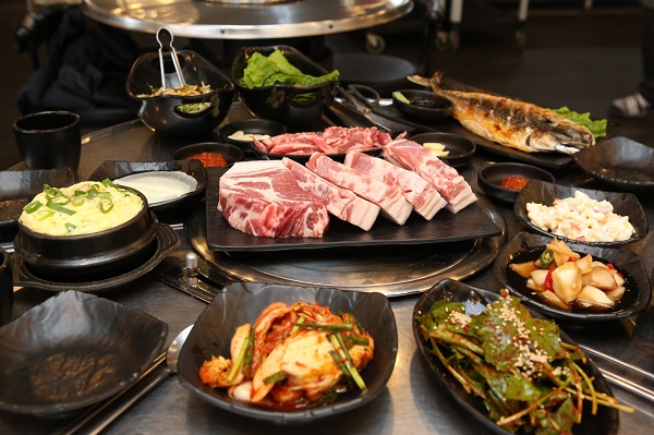 중문관광단지와 카멜리아힐에서 유명하게 알려진 제주 중문 흑돼지 맛집 “제주 삼미흑돼지”