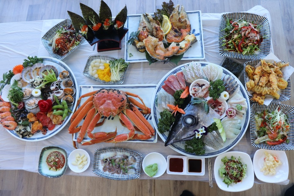 소래포구맛집 성복수산, 푸짐한 서비스 제공