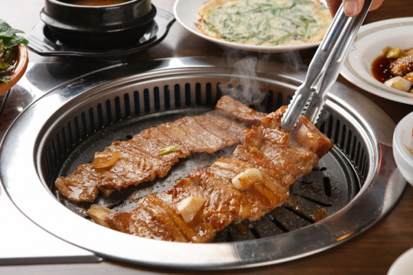 영화에서도 극찬한 수원 왕갈비 맛있는 녀석들에서 무려 106만원이나 먹어...맛이 어느정도 길래?  