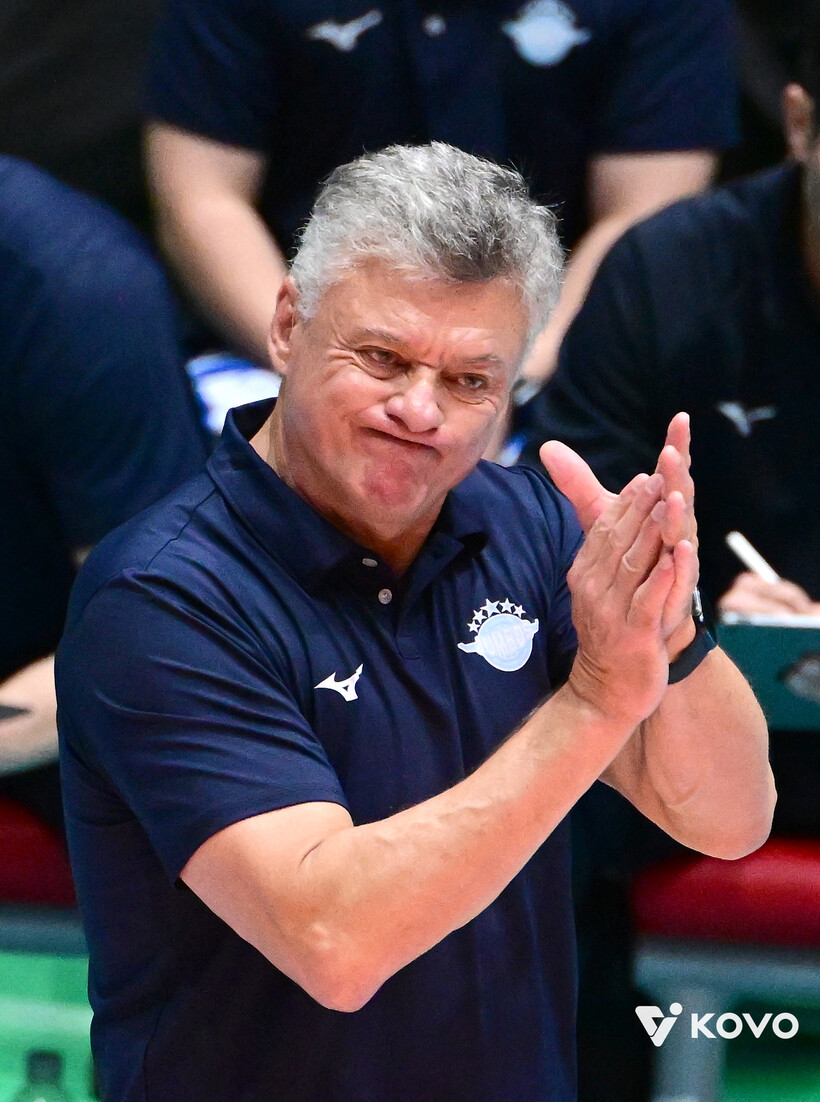 헤난 달 감독, 우승 앞둔 고심 관련자료 1