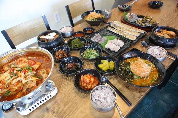 횟집 가볼만한 곳, 당일 잡은 해산물을 제공하는 제주 한림 맛집 “해녀세자매”