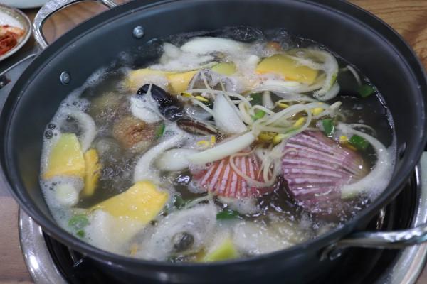 ‘안면도 맛집’에서 시원한 해물칼국수 제대로 즐길 수 있어
