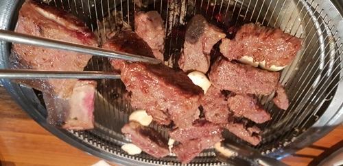 용인맛집 ‘함지박’의 지리산 흑돼지, 오직 맛으로만 승부하는 뚝심