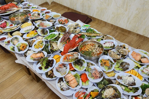 인천연안부두횟집 ‘내고향 강원도’, 고향의 맛과 함께 느끼는 60첩반상