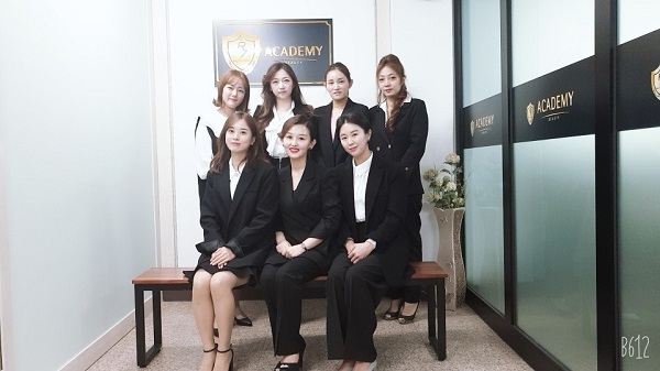   울산 남구 미용 학원 레이세븐아카데미 소수 정예 1:1 책임교육으로 수강생에게 맞춤식 교육 진행