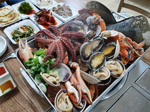 통영해물탕 제대로 즐기고 싶다면? 통영맛집 ‘통영나폴리해물탕’