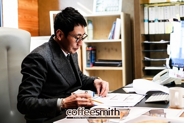 커피스미스, 시그니처 디자인으로 지역 문화공간 자리매김