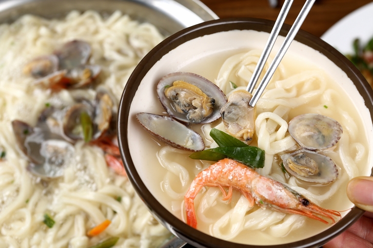 [오늘저녁뭐먹지?] 뜨끈뜨끈 칼국수 만드는법! 만물상 바지락 칼국수 레시피와 백종원 닭칼국수 만들기