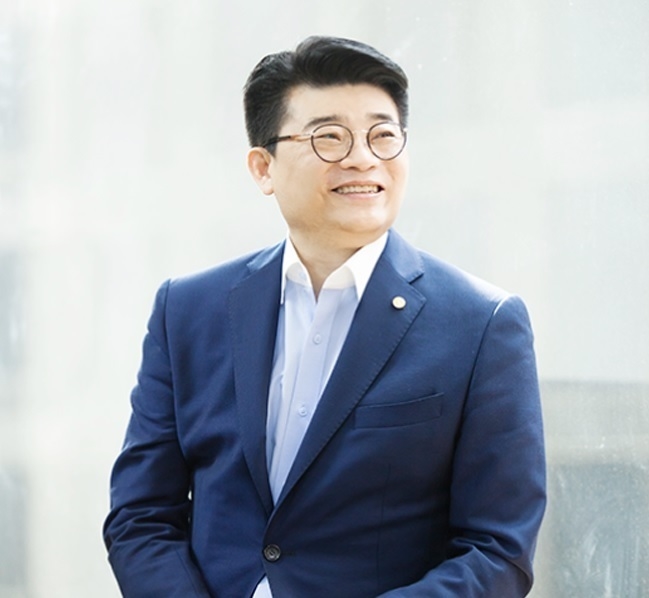 [상조회사 열전] [보람상조] 최철홍 회장 중심 가족 경영…승계 시나리오는