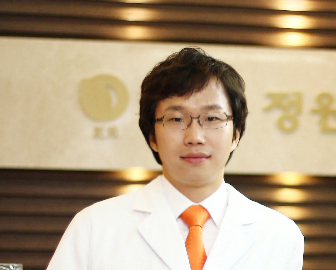 유독 많은 손 땀…원인해결 위해 다한증 치료법 필요