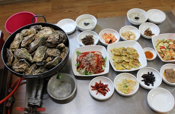 거제도 퓨전 굴요리 맛집 포로수용소굴구이
