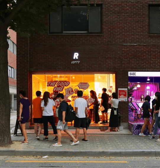 매달 주인이 바뀌는 이색 카페, 요즘 핫한 팝업 스토어