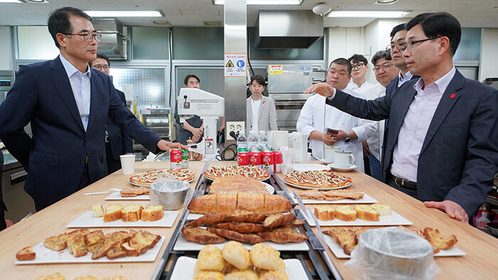 신세계푸드, 남해 마늘 베이커리로 지역상생 나서