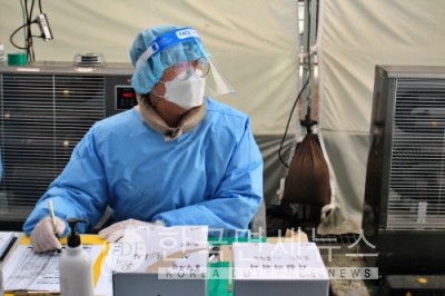 [속보·必검진] 국내 21일 연속 네자릿수, 신규 1365명-여수 관내 유흥·단란주점, 전남도 살롱드·어게인·엘르, 사천시 용강탕(女) 등... 