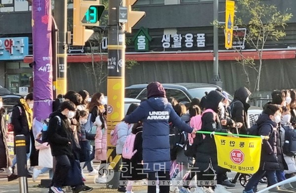 기로-계룡 3명, 안양 57명, 양산 32명, 거제 18명 등 확진-必검진→양산 해천女탕, 구례 강변, 함평 대흥·선미·향토식당, 포항세명기독병원, 의성... 