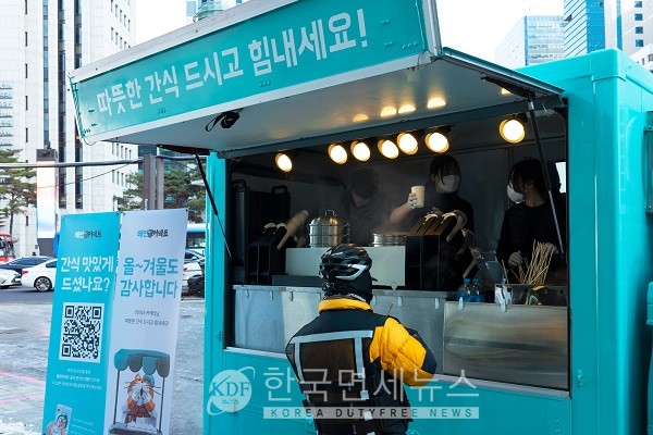 푸드트럭에 방한용품까지…우아한청년들, 추위 속 라이더 지원 눈길